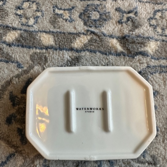 Waterworks Soap Dish - Picture 4 of 4
